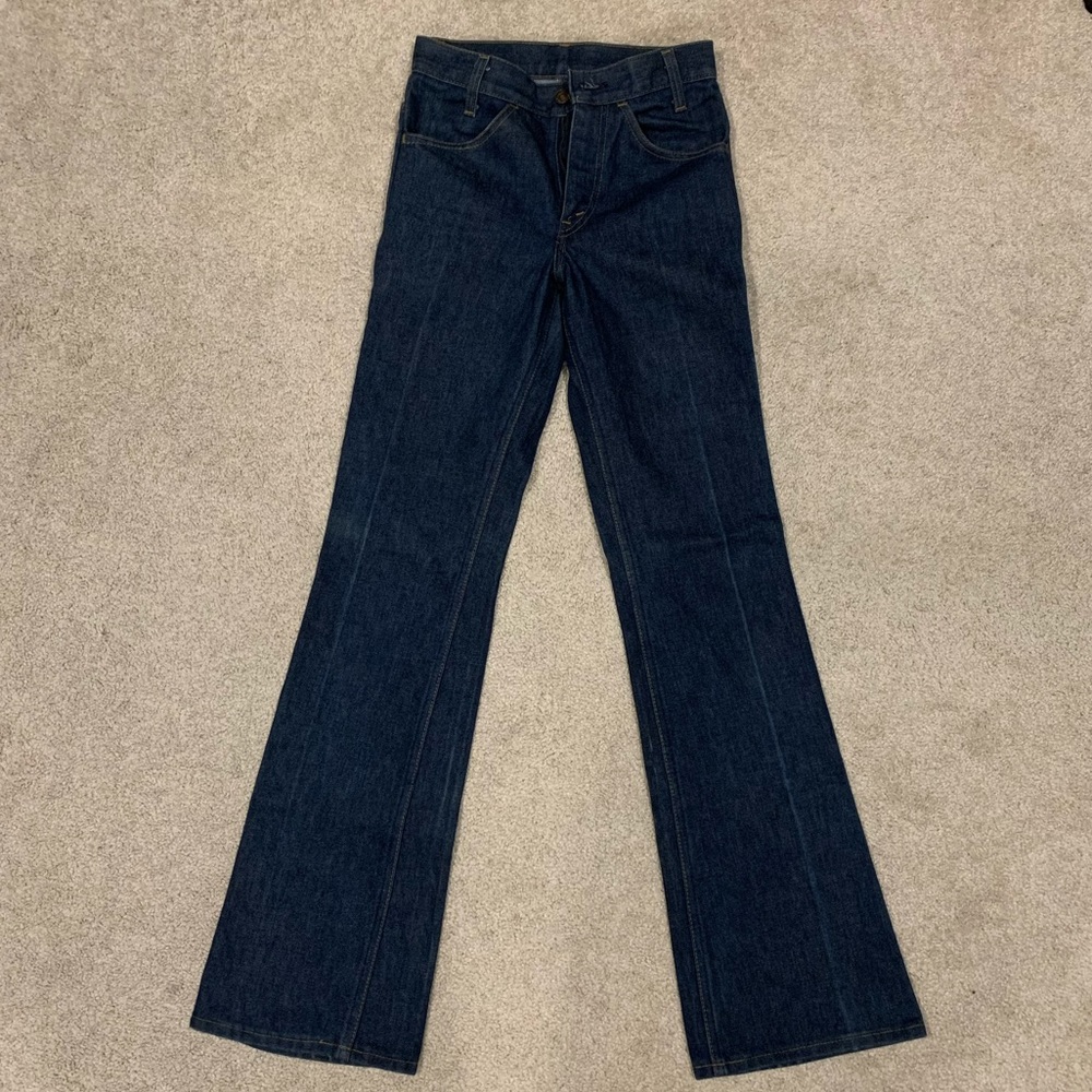 Men’s Levi’s dark wash flared jeans W25 L32